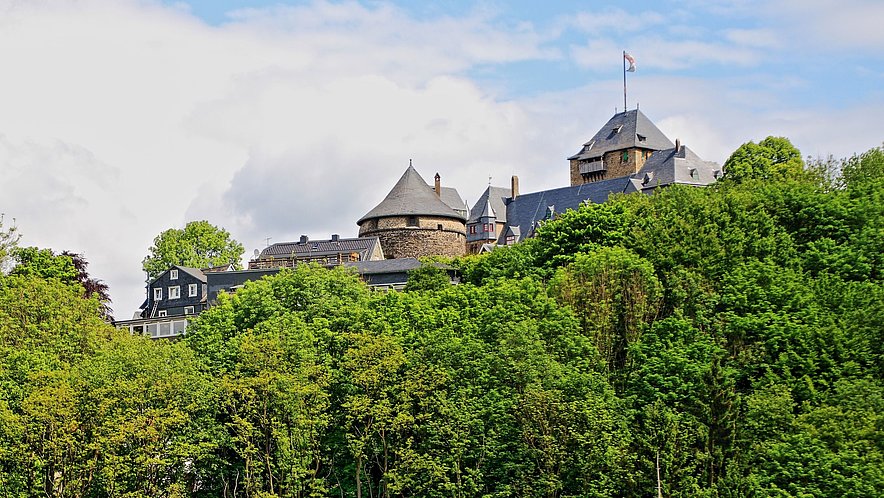Wermelskirchen Schlossburg an der Wupper Schloss Burg Landschaft Natur Wermelskirchen Schlossburg an der Wupper Schloss Burg Landschaft Natur