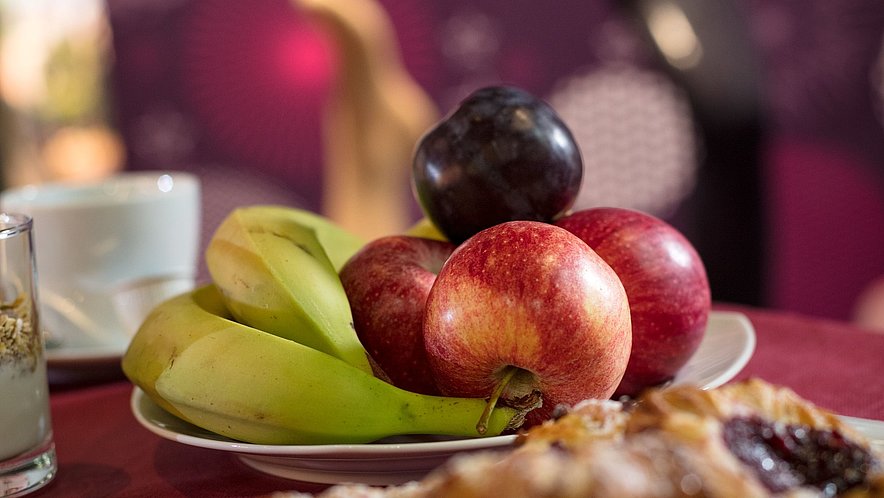 Frisches Obst und Gebäck Frisches Obst und Gebäck