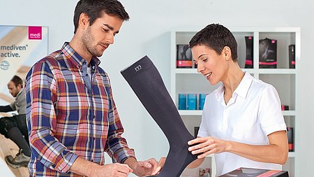 Beratung im Sanitätshaus Beratungsgespräch mediven active - Beratung im Sanitätshaus
