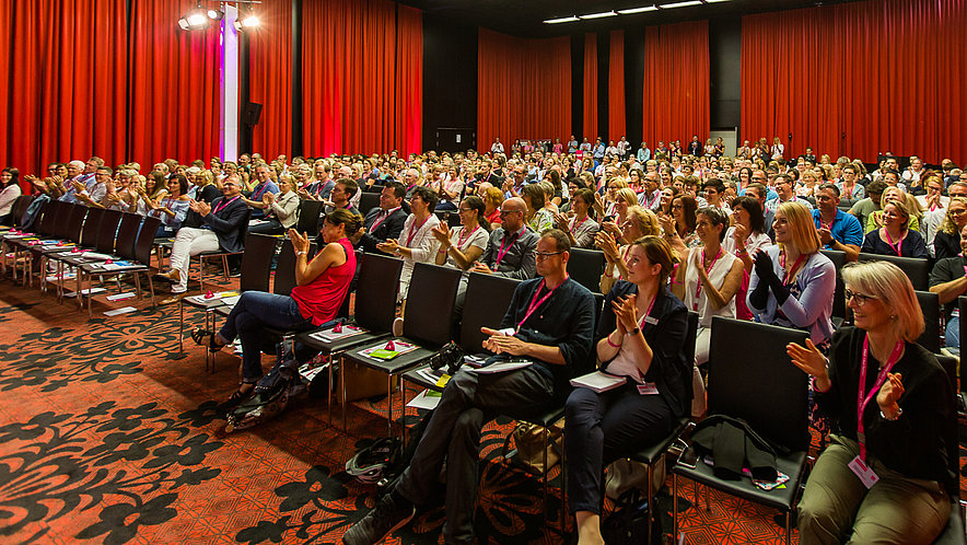 350 Experten tauschten sich auf der 11. Synergie in Bonn über die Zukunft der Lymphologie aus. 350 Experten tauschten sich auf der 11. Synergie in Bonn über die Zukunft der Lymphologie aus.