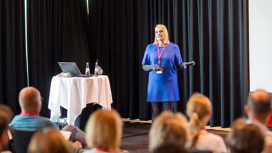 Mode-Bloggerin und Lymphödem-Patientin Caroline Sprott gab Einblicke in die Welt von Facebook, Instagram & Co. Mode-Bloggerin und Lymphödem-Patientin Caroline Sprott gab Einblicke in die Welt von Facebook, Instagram & Co.