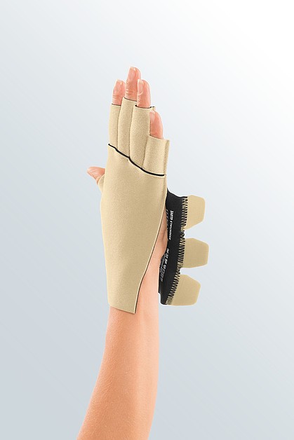circaid® juxtafit® essentials glove with dorsum strap on Vimeo