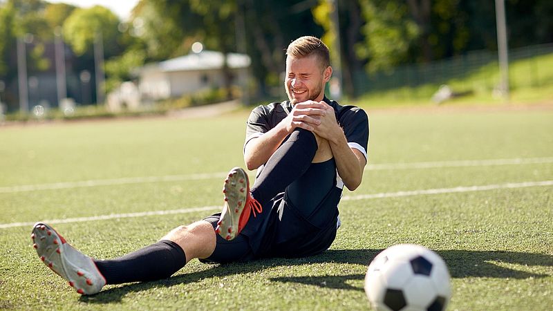 Sportverletzung bei Fußballspieler